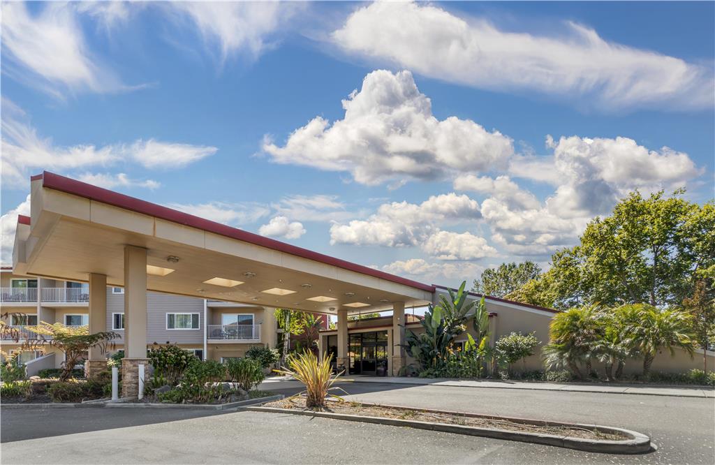 Best Western Plus Garden Court Inn - photo 48