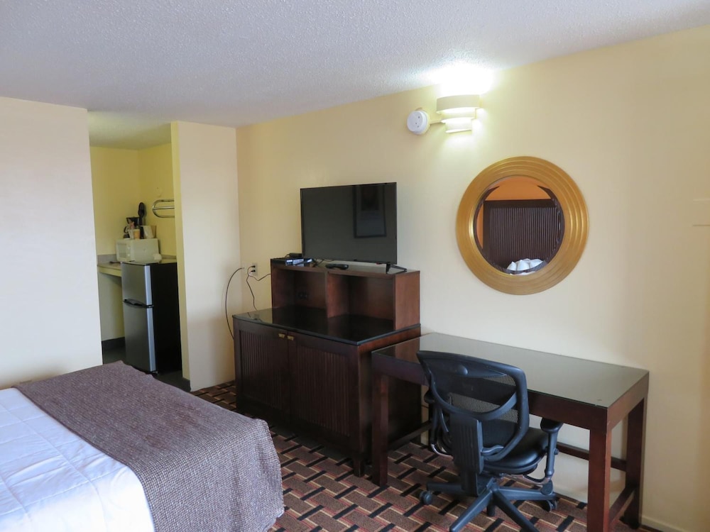 Royal Crest Motel - photo 18