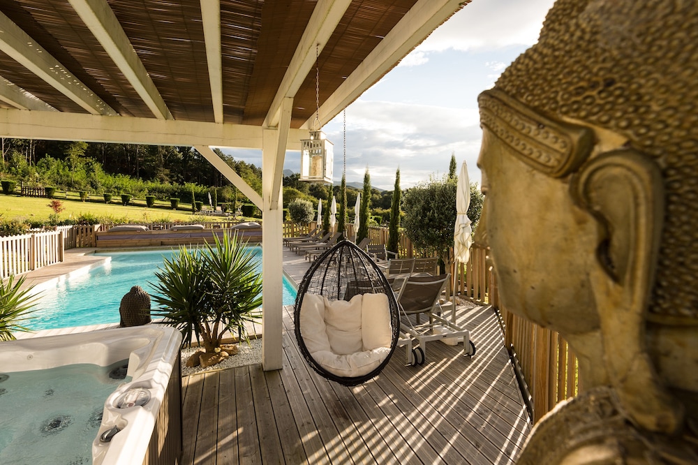 Ow Alfa - carbon neutral hotel in Rewal