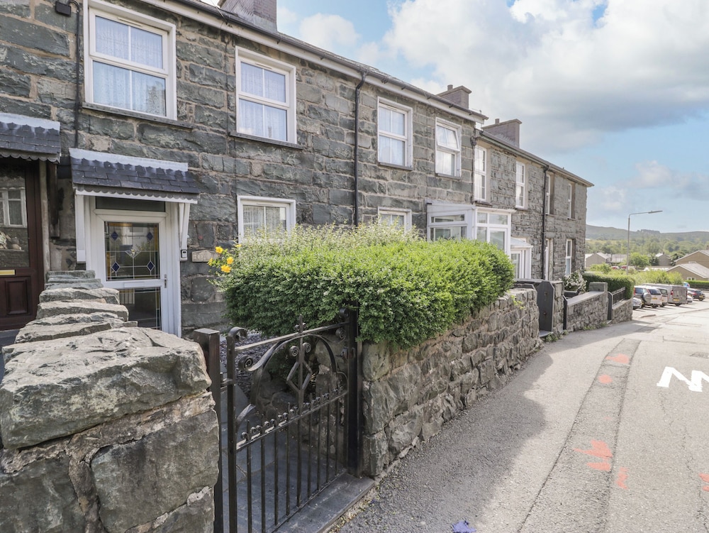 Bodalaw - carbon neutral hotel in Trawsfynydd