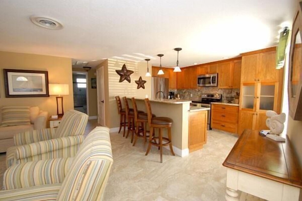 Castnetter Beach Resort 2 in Bradenton Beach, United States