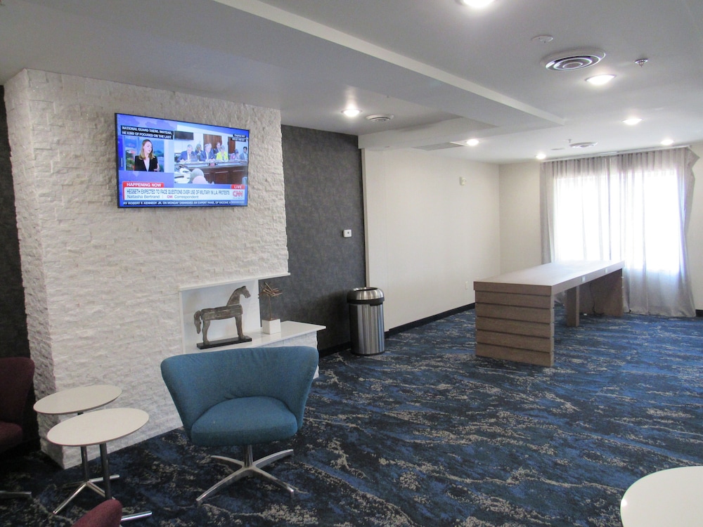 Fairfield Inn & Suites by Marriott Fort Wayne - photo 7