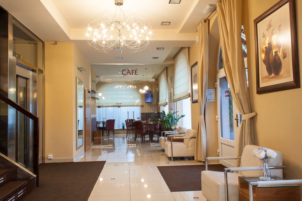 Hotel Koruna — Topolcany — photo 4
