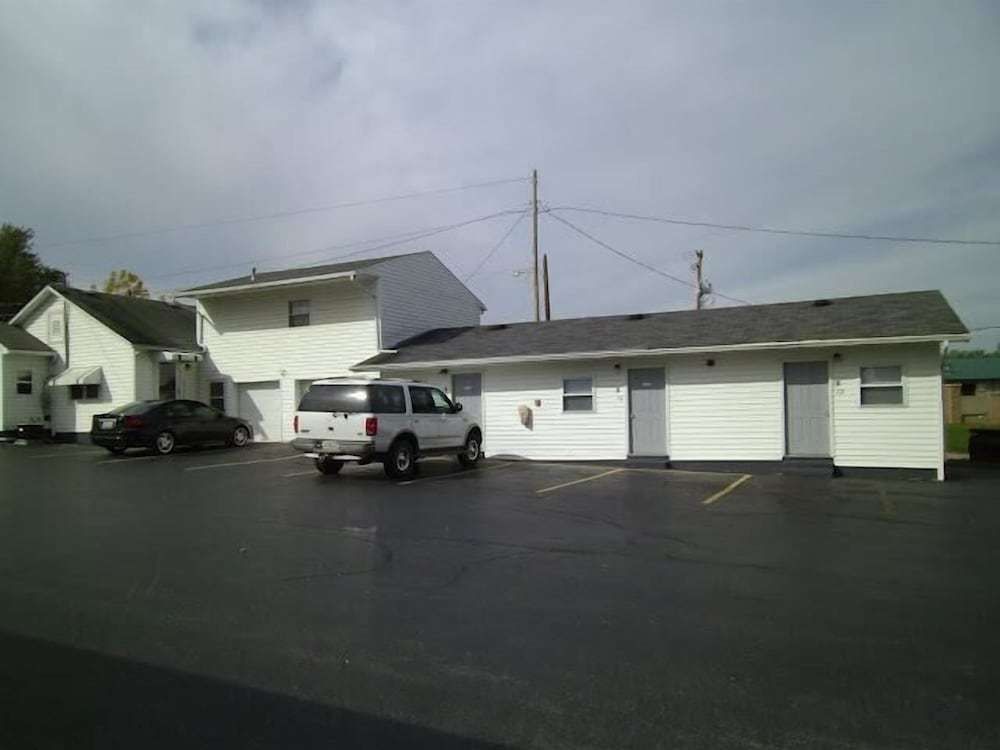 Hillsboro Inn & Suites - photo 13