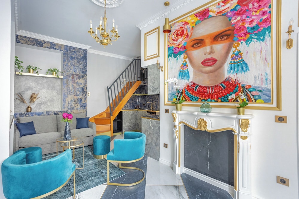 Ile Saint Louis Apartment — 4-Star Luxury Hotel in Paris, France