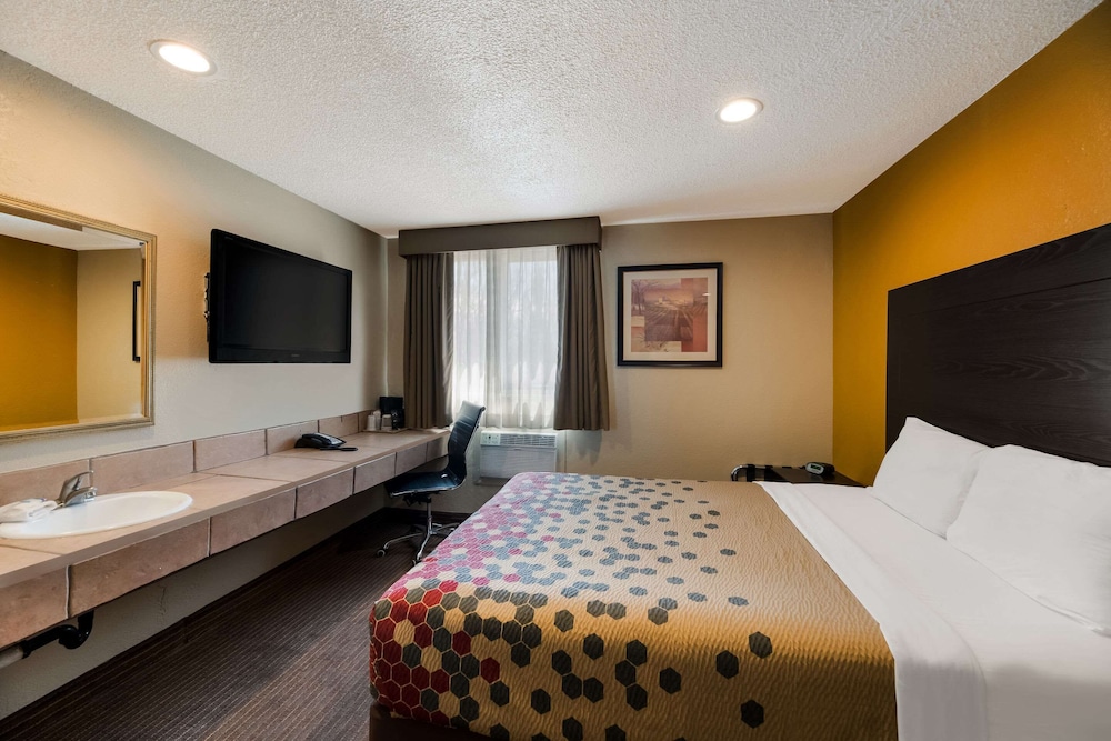 Rodeway Inn Flagstaff Downtown - photo 42
