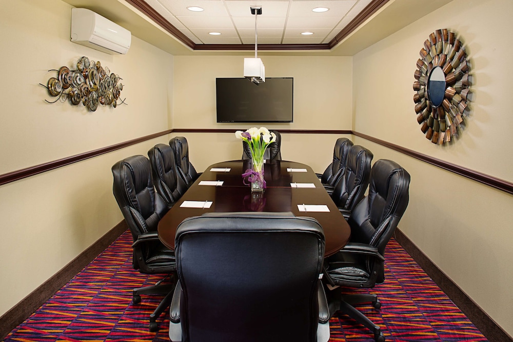 Hampton Inn & Suites Dallas Lewisville Vista Ridge Mall TX - photo 38