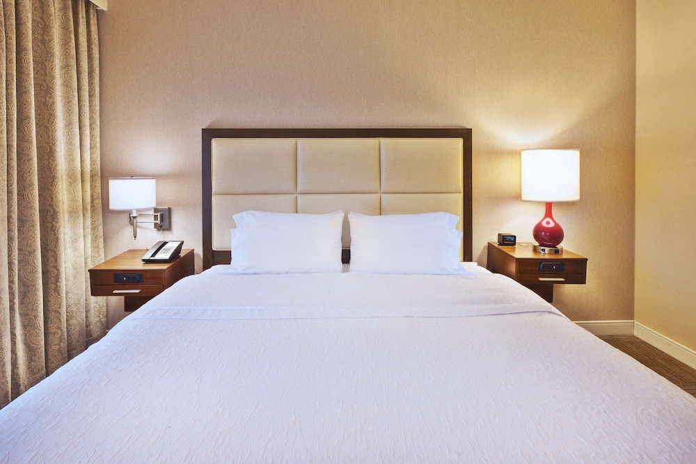 Hampton Inn & Suites Providence Warwick Airport - photo 22