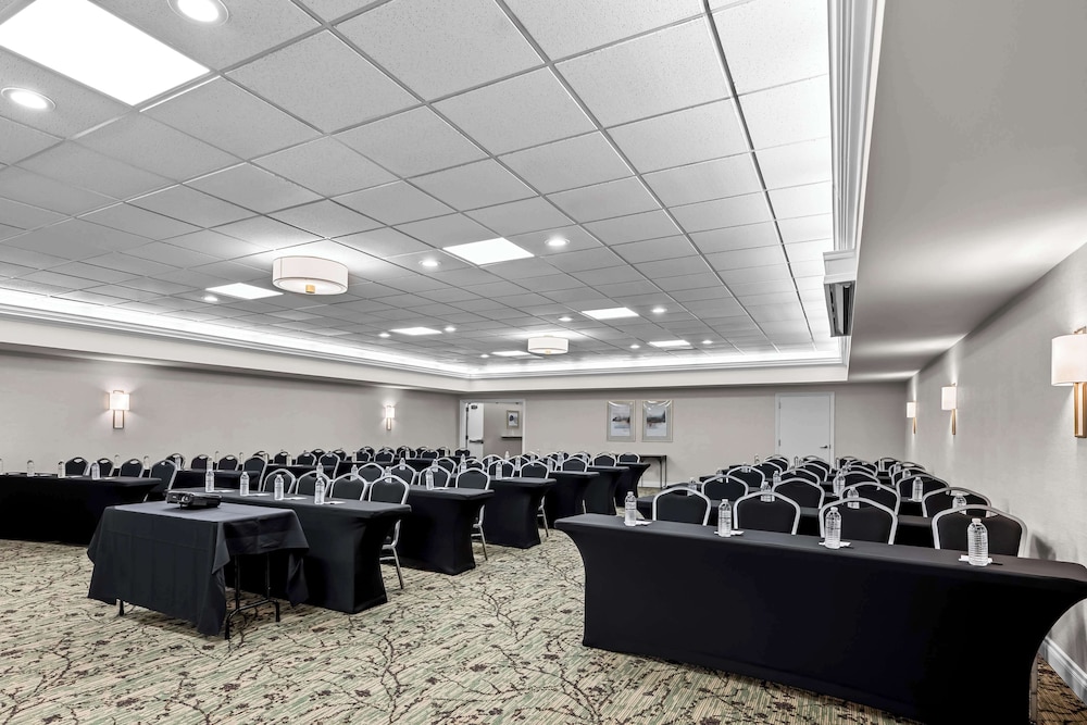 Best Western Plus Puyallup Hotel - photo 41