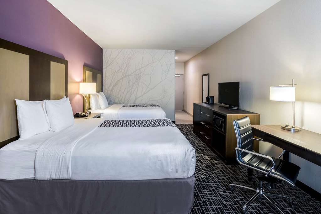 La Quinta Inn & Suites by Wyndham Houston Cypress - photo 11