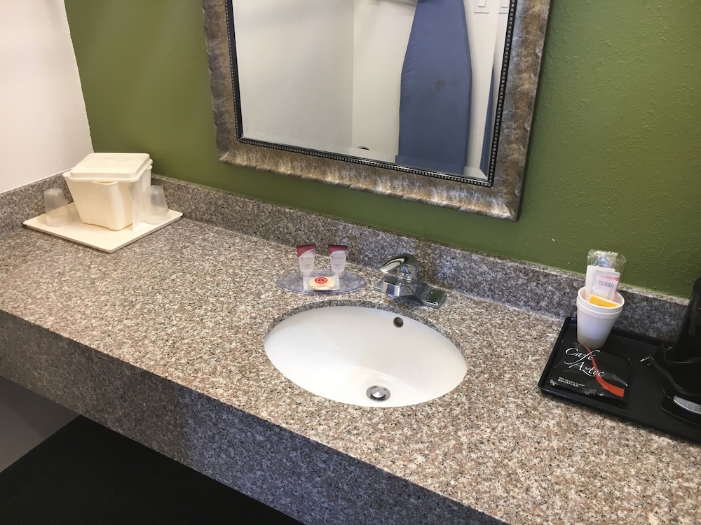 Motel6 Artesia CA - photo 31