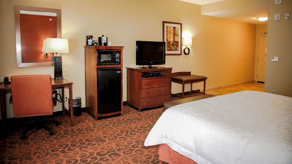 Hampton Inn Matamoras Milford - photo 12