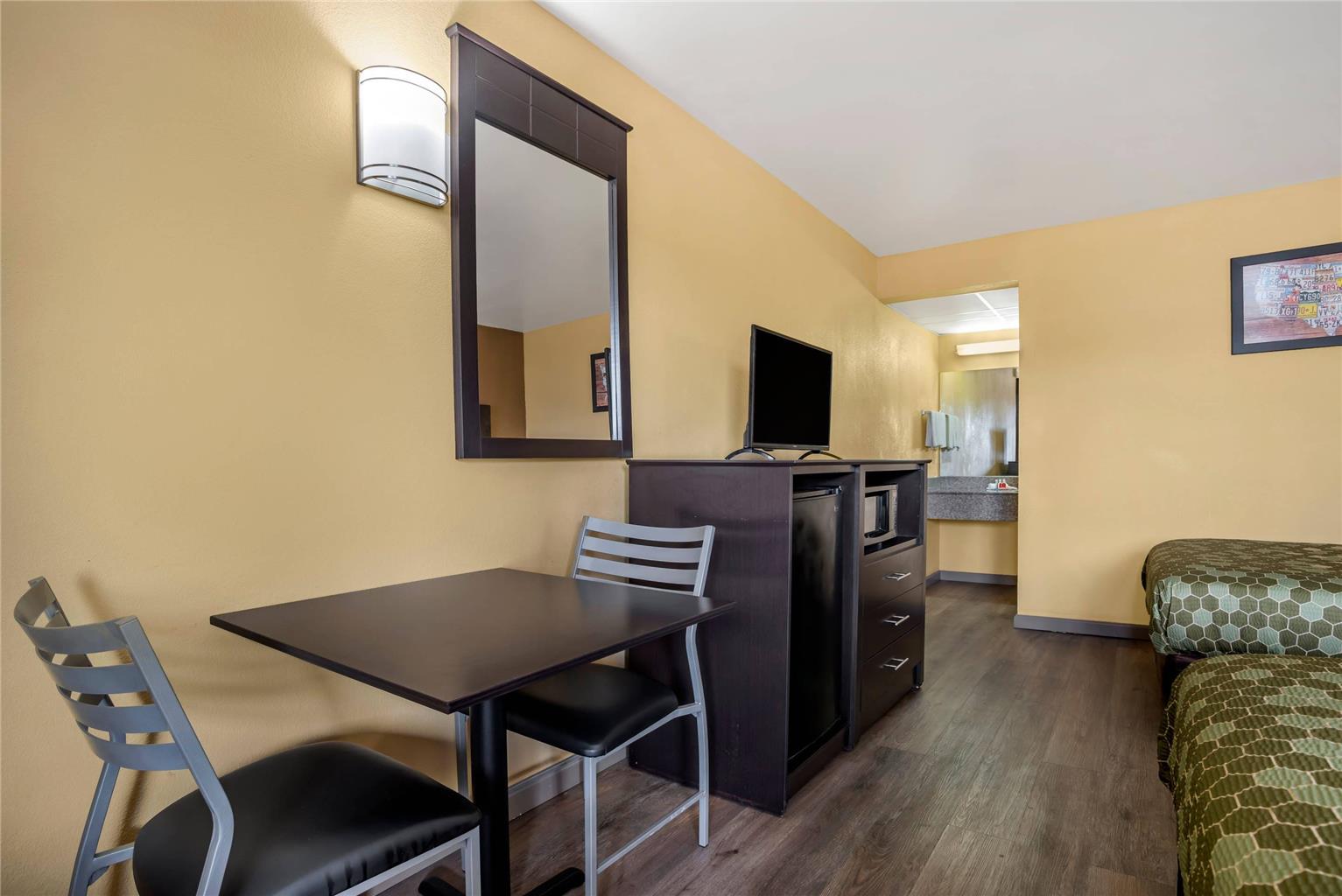 Econo Lodge Easton Route 50 - photo 8