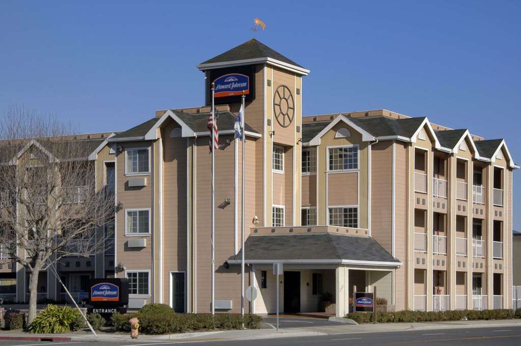 Howard Johnson by Wyndham Salinas in Salinas, United States