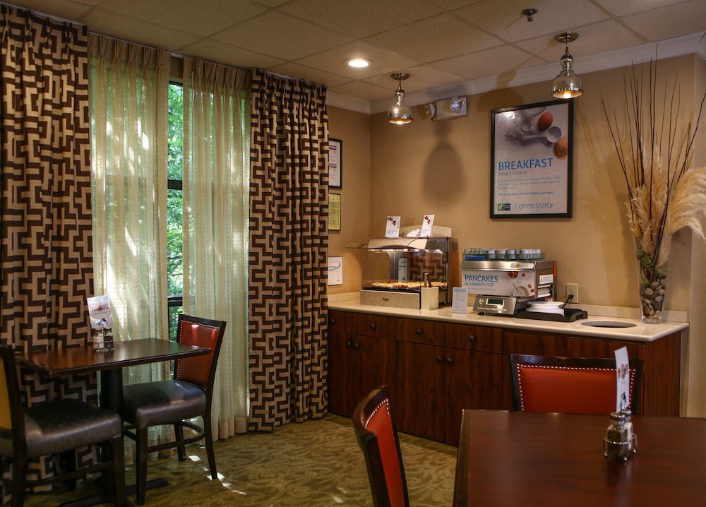 Holiday Inn Express Atlanta Emory University Area by IHG - photo 45