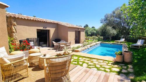 Domaine de Gialla Bergerie Figa 2 pers piscine chauffée 10 mn plage - carbon neutral hotel in Unknown City
