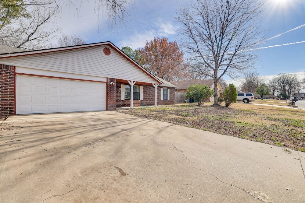 Rogers Vacation Home w Yard: 5 Mi to Bentonville - photo 26