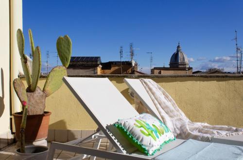 Santonofrio Romantica — 4-Star Luxury Hotel in Rome, Italy