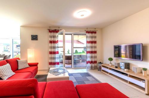 Leonie Apartment in der Hafenresidenz mit Terrasse & Wellness — 4-Star Luxury Hotel in Waren, Germany