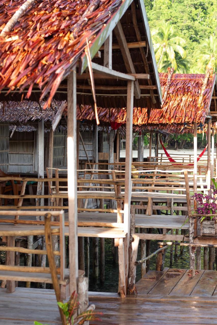 Firdas Bungalows — hotel in Waisai