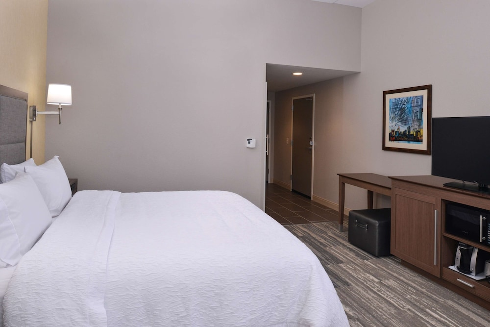 Hampton Inn & Suites Cincinnati Mason - photo 15