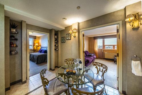 Avenue Plaza Hotel - photo 24