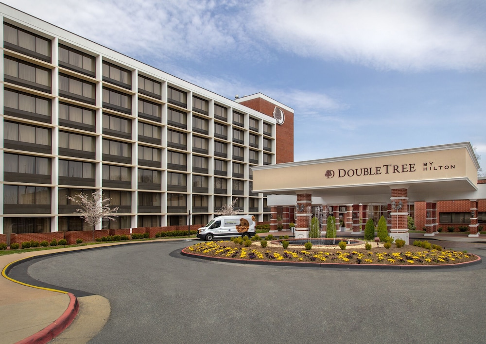 DoubleTree by Hilton Hotel Charlottesville - photo 37