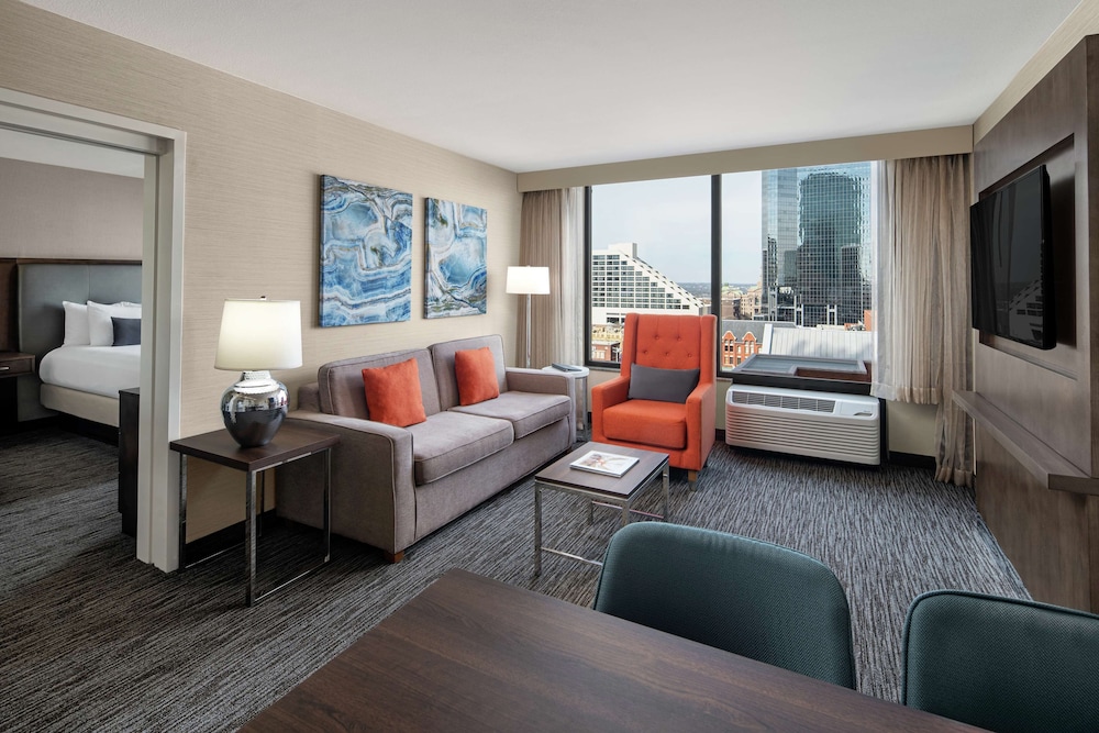 Embassy Suites by Hilton Fort Worth Downtown - photo 13