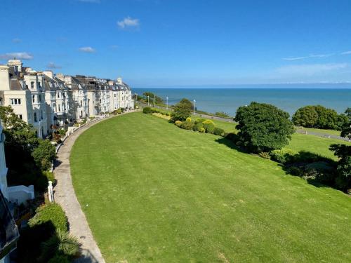 Clifton Views — 4-Star Luxury Hotel in Folkestone, United Kingdom