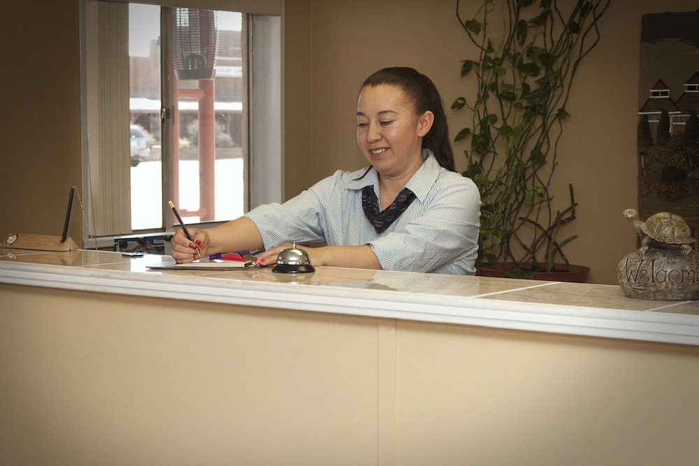 Budget Inn and Suites Colby - photo 3