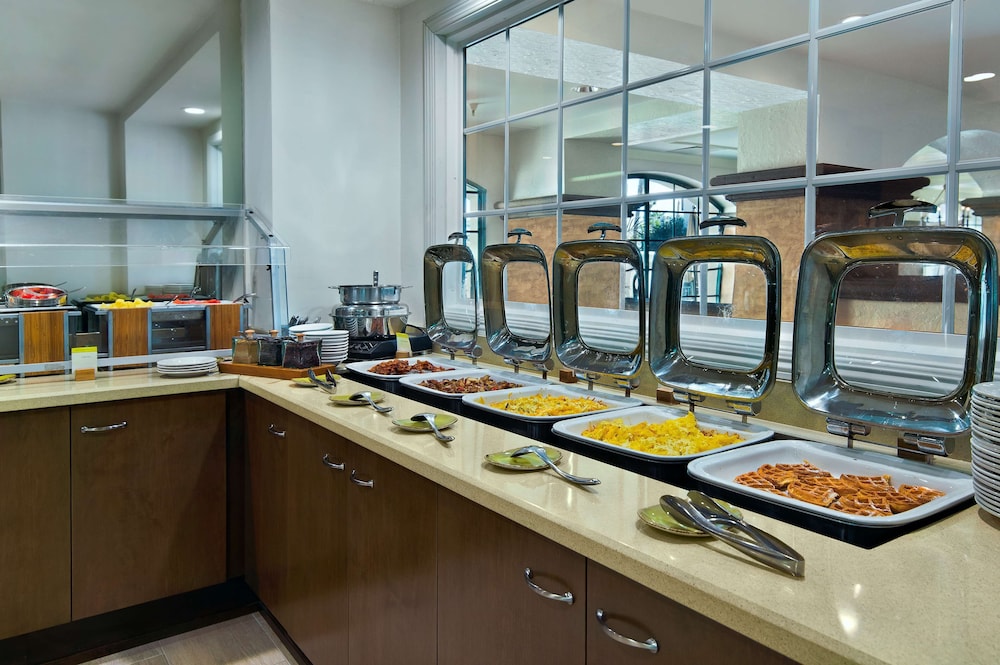 DoubleTree by Hilton San Pedro Port of Los Angeles - photo 36