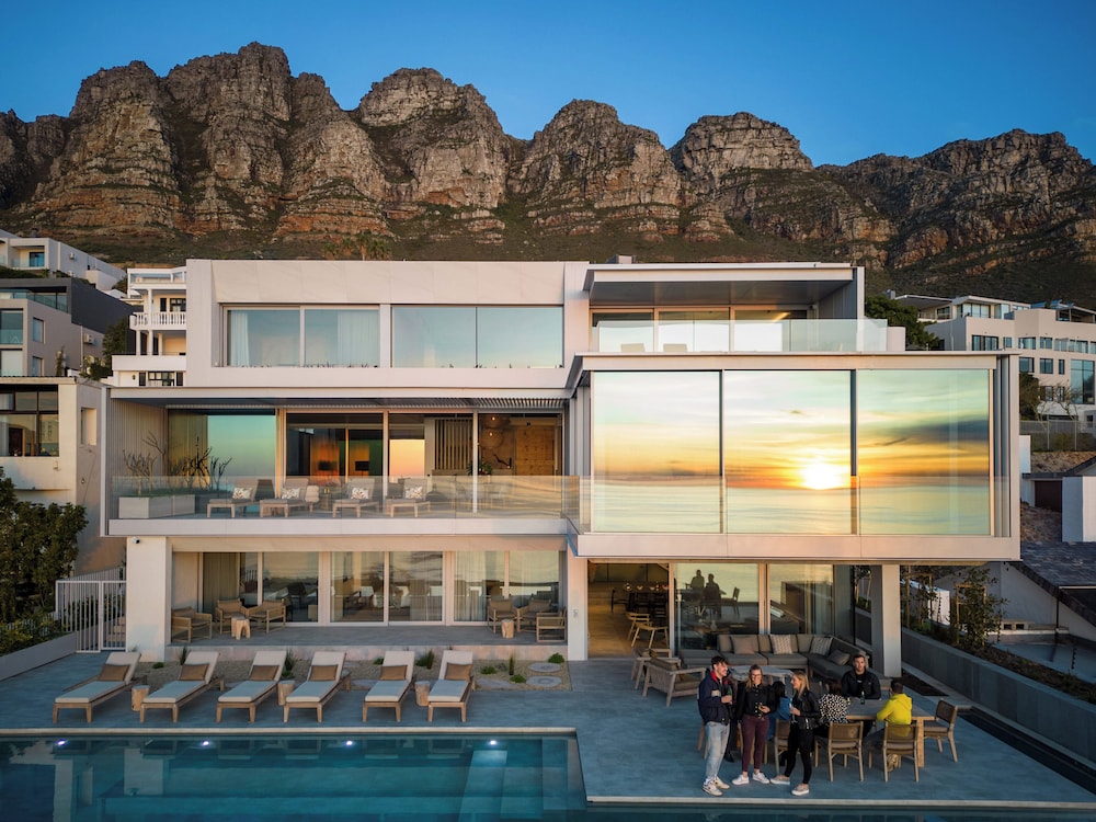 An African Story by RETURN Africa — 4-Star Luxury Hotel in Cape Town, South Africa
