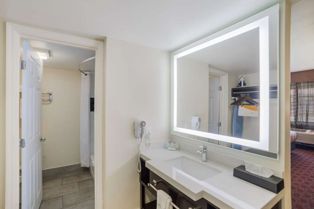 Quality Inn & Suites Goodyear Phoenix West - photo 10