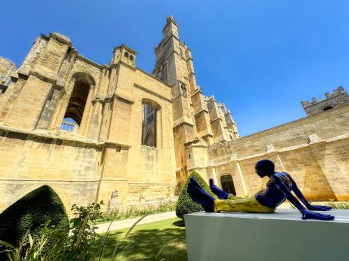 Le Jardin de la Cathedrale T2 Centre Ville Emplacement & Vue Extraordinaires in Narbonne, France