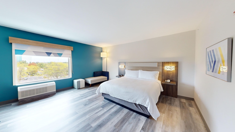 Holiday Inn Express & Suites Chicago Schaumburg an IHG Hotel - photo 19