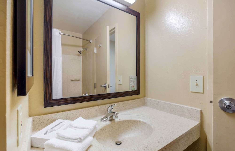 Extended Stay America Select Suites Fayetteville Owen Dr - photo 21