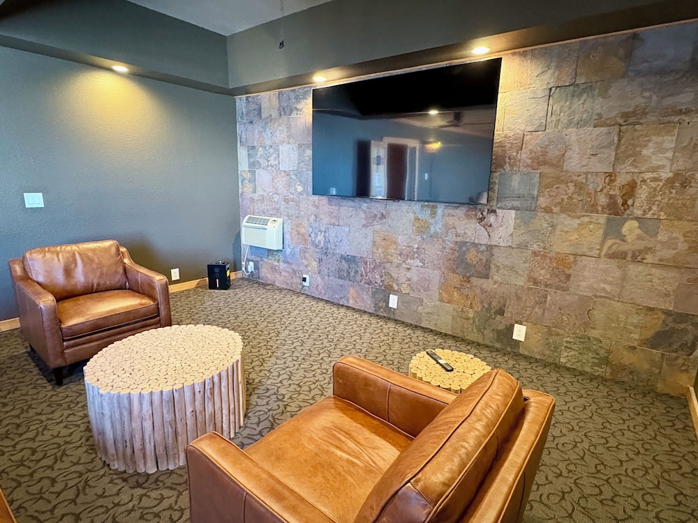 Americas Best Value Inn Wall - photo 7