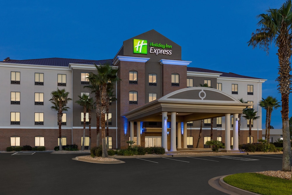 Holiday Inn Express Hotel & Suites Waycross by IHG - photo 48