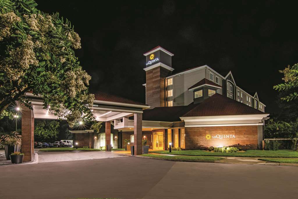 La Quinta Inn & Suites by Wyndham Orlando UCF - photo 5