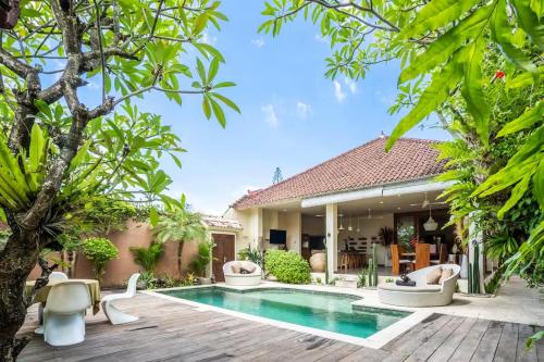 Villa CC Cosy 2bdrs villa enclosed and open living area — 4-Star Luxury Hotel in Seminyak, Indonesia