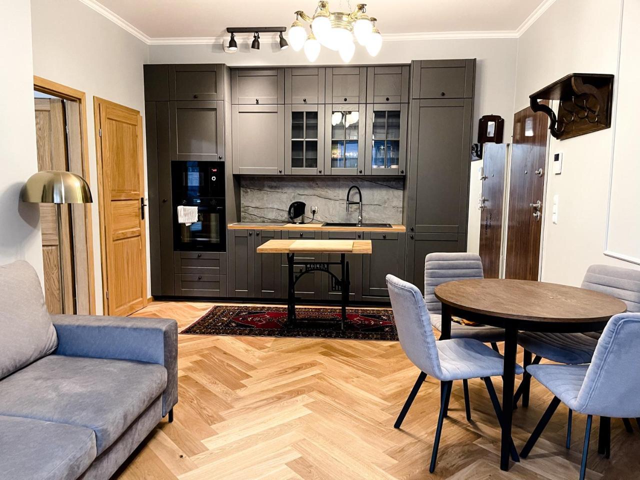 Powiśle Apartment perfect location — 4-Star Luxury Hotel in Warsaw, Poland