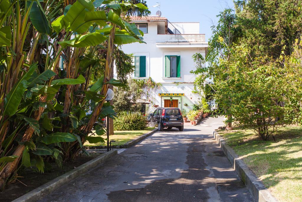 B&B Casina de Goyzueta — 4-Star Luxury Hotel in Torre Del Greco, Italy