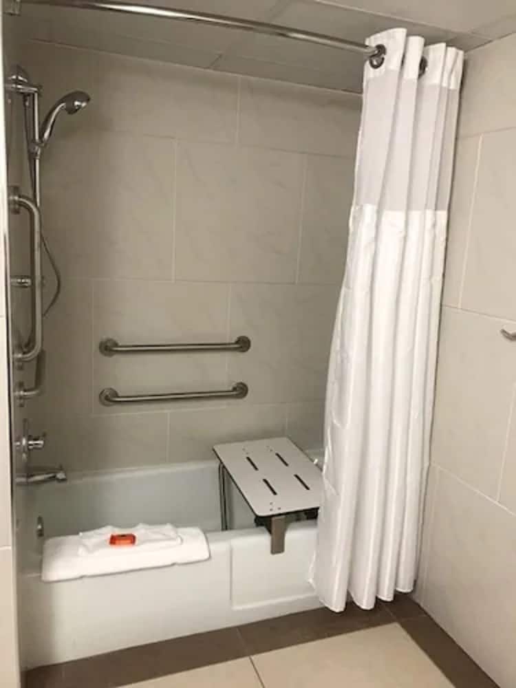 Holiday Inn Bloomington Normal by IHG - photo 12