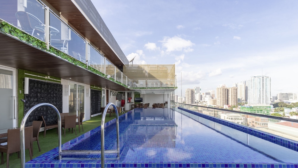 Selah Pods Hotel Manila