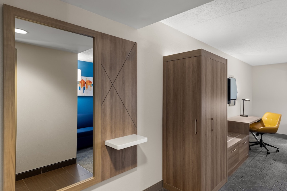 Holiday Inn Express Hotel & Suites Danbury I 84 by IHG - photo 27