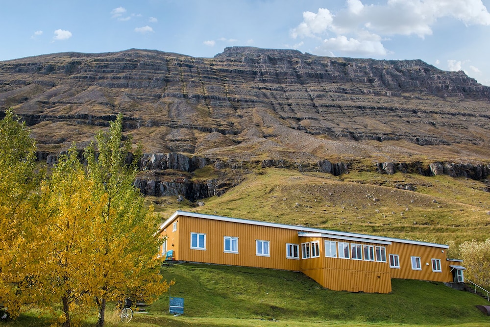 Hafaldan Hi Hostel Harbour Building