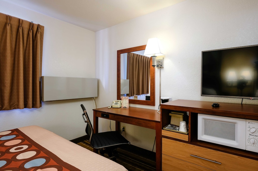 Super 8 by Wyndham Las Cruces White Sands Area - photo 16