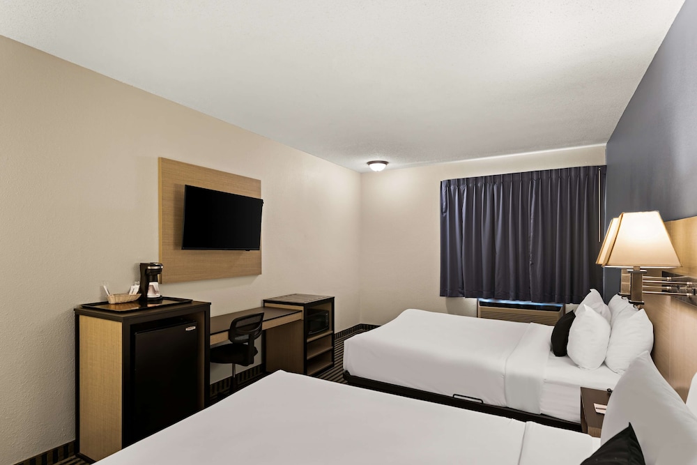 Red Lion Inn & Suites Gretna - photo 15