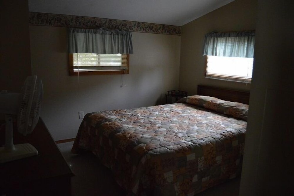 Kennebunk Gallery Motel & Cottages - photo 23