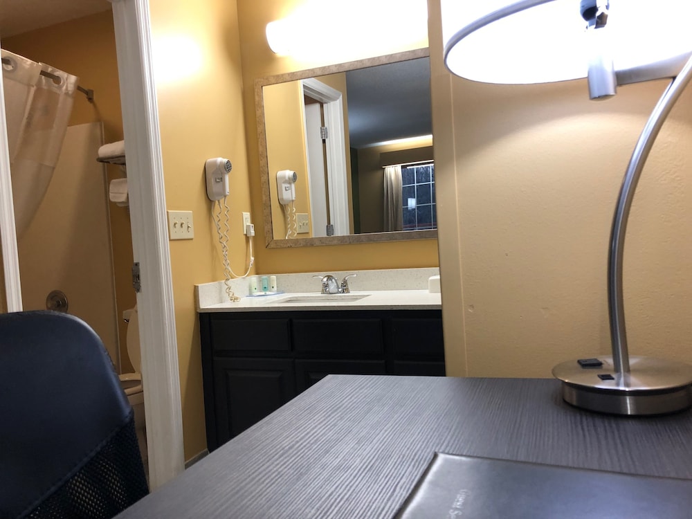 Baymont by Wyndham Selma - photo 3